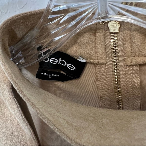 Bebe bodysuit Women large Top suede Tan Beige Keyhole V Neck Cut Out E - Picture 3 of 7